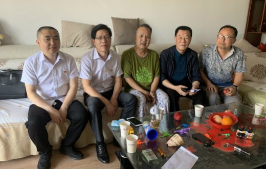 党委副书记张浩“七一”前夕走访慰问困难党员