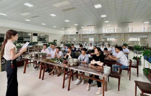 “粽”享一刻 把爱带回家